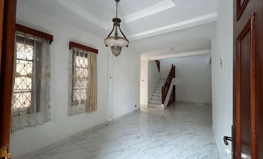 JARANG ADA ! SEWA RUMAH MEWAH DENGAN LINGKUNGAN ASRI DAN STRATEGIS DI CIGADUNG BANDUNG