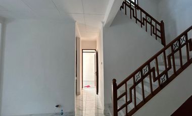 JARANG ADA ! SEWA RUMAH MEWAH DENGAN LINGKUNGAN ASRI DAN STRATEGIS DI CIGADUNG BANDUNG