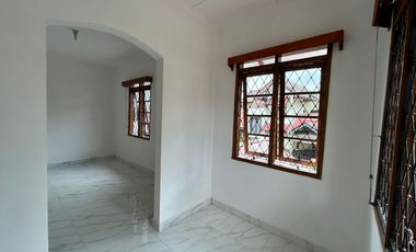 JARANG ADA ! SEWA RUMAH MEWAH DENGAN LINGKUNGAN ASRI DAN STRATEGIS DI CIGADUNG BANDUNG