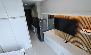 Apartemen Puri Mansion Disewakan Tipe Studio Favorit 21 m2 Kondisi Furnish Interior Estetik Senada Harga Termurah 24 Juta/Tahun