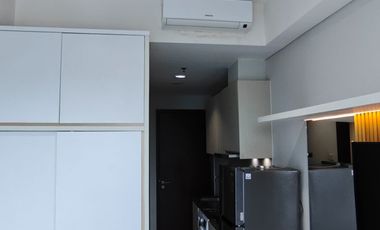Apartemen Puri Mansion Disewakan Tipe Studio Favorit 21 m2 Kondisi Furnish Interior Estetik Senada Harga Termurah 24 Juta/Tahun