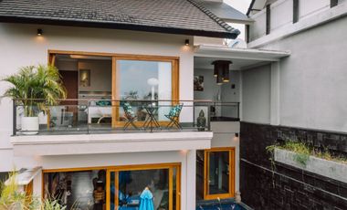 FOR SALE 4BR BEST LOCATION NEAR FINNS DAN BRAWA BEACH IN CANGGU