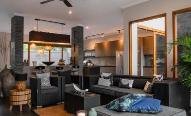 FOR SALE 4BR BEST LOCATION NEAR FINNS DAN BRAWA BEACH IN CANGGU