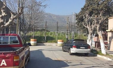 Arriendo de Gran Casa Familiar con Dos Departamentos Independientes en La Calera!