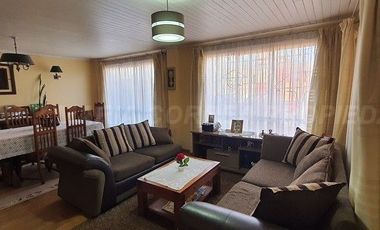 Arriendo de Gran Casa Familiar con Dos Departamentos Independientes en La Calera!