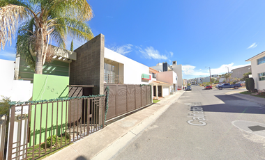 INVERSIÓN PATRIMONIAL: Residencia en Remate Bancario en Lomas del Tecnológico, SLP ¡Gana Plusvalía!