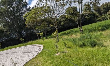 Venta de Terreno Checa Dentro de Urbanización Familiar, Ecuador