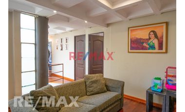 VENDO DUPLEX  + AIRES + COCHERA EN HIGUERETA - SURCO (202M2 -A 1 CUADRA DE PEDRO VENTURO Y 3 CUADRAS AV AVIACIÓN)