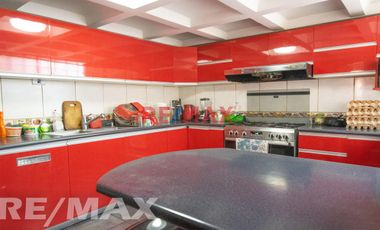 VENDO DUPLEX  + AIRES + COCHERA EN HIGUERETA - SURCO (202M2 -A 1 CUADRA DE PEDRO VENTURO Y 3 CUADRAS AV AVIACIÓN)