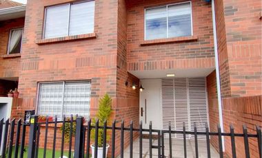 CASA EN VENTA LAS RAMBLAS LOJA