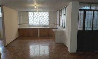 Edificio rentero en venta sector Carcelén