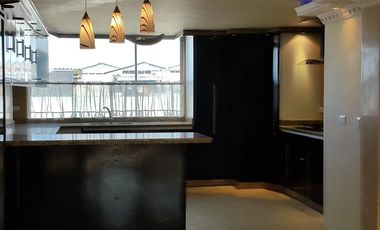 Edificio rentero en venta sector Carcelén