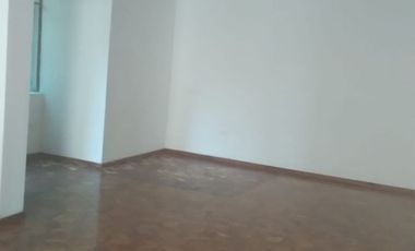 Edificio rentero en venta sector Carcelén