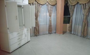 Edificio rentero en venta sector Carcelén