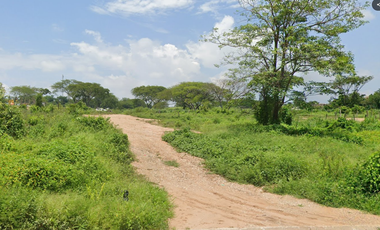TERRENO EN VENTA CERCA DE AVENIDA TARIÁCURI, LÁZARO CÁRDENAS, MICHOACÁN