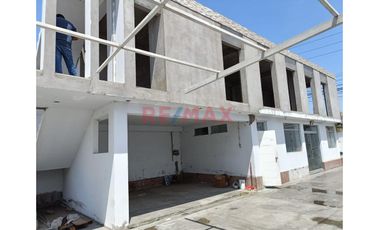 Alquiler Casa 650 M2, Ideal Para Empresa Con Vivienda Incorporada, ¡Gran Cochera Y Oficinas!