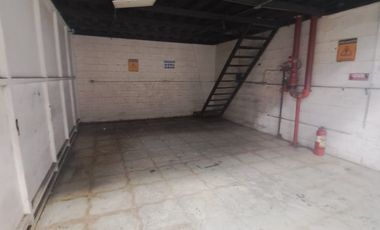 En alquiler bodega en av.Juan Tanca Marengo.