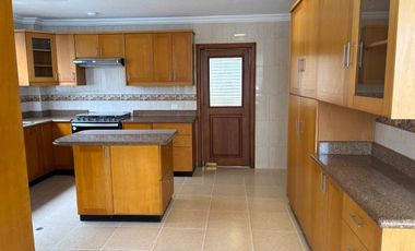 Venta Departamento Urbanización Las Bromelias, Monteserrín