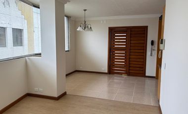 Venta Departamento Urbanización Las Bromelias, Monteserrín