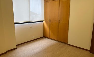 Venta Departamento Urbanización Las Bromelias, Monteserrín