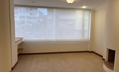 Venta Departamento Urbanización Las Bromelias, Monteserrín