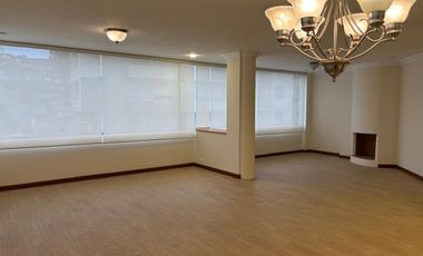 Venta Departamento Urbanización Las Bromelias, Monteserrín