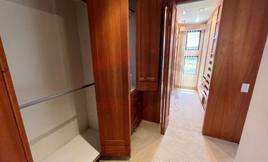 Casa de Venta en Quito, Sector de Cumbayá en MIRAVALLE 2, 4 dormitorios, 3 parqueaderos. Construcción 485m2, Terreno 783m2. Pecio: $525.000 dólares