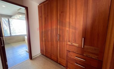 Casa de Venta en Quito, Sector de Cumbayá en MIRAVALLE 2, 4 dormitorios, 3 parqueaderos. Construcción 485m2, Terreno 783m2. Pecio: $525.000 dólares