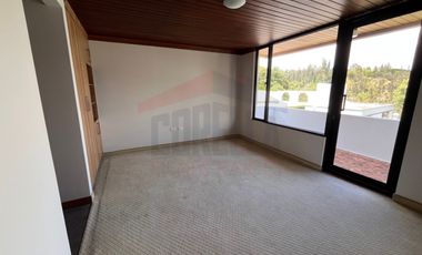 Casa de Venta en Quito, Sector de Cumbayá en MIRAVALLE 2, 4 dormitorios, 3 parqueaderos. Construcción 485m2, Terreno 783m2. Pecio: $525.000 dólares