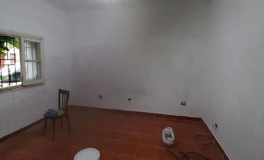 VENTA DOS CASAS EN BLOCK A RECICLAR LOTE 10 X 17 ZONA DON BOSCO