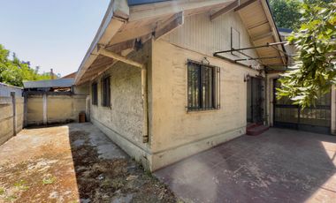 Se arrienda casa en Alameda, 4 piezas, 3 baños, 4 estacionamientos, Curicó