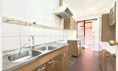 Se arrienda casa en Alameda, 4 piezas, 3 baños, 4 estacionamientos, Curicó