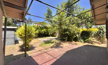 Se arrienda casa en Alameda, 4 piezas, 3 baños, 4 estacionamientos, Curicó