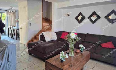 Casa de 3 piso en condominio Central