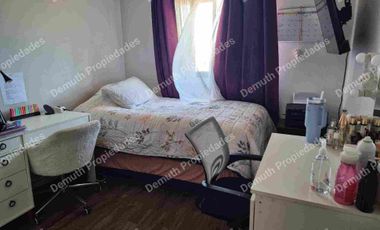 Casa de 3 piso en condominio Central