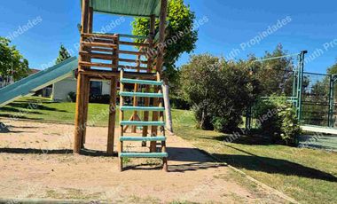 Casa de 3 piso en condominio Central