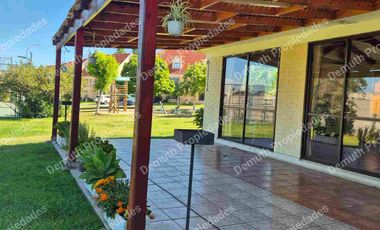 Casa de 3 piso en condominio Central