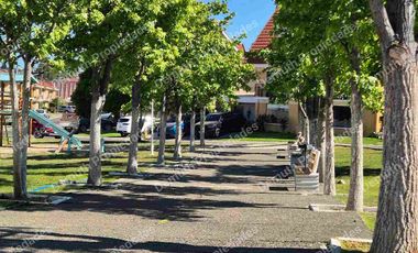 Casa de 3 piso en condominio Central