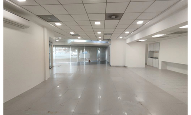 SE RENTA LOCAL EN GUSTAVO BAZ, TLALNEPANTLA EN ESQUINA, con terreno de 1,163 m2