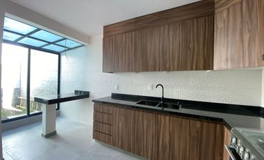 CASA EN VENTA EN METEPEC CON ROOF GARDEN