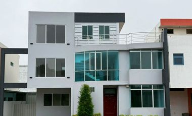 CASA EN VENTA EN VILLA MURANO