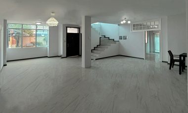 CASA EN VENTA EN VILLA MURANO