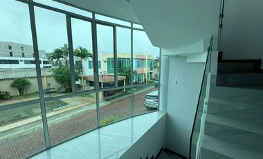 CASA EN VENTA EN VILLA MURANO