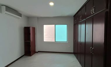 CASA EN VENTA EN VILLA MURANO