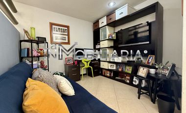 VENTA CASA ACTUALIZADA EN JARDINES DE BELLAVISTA