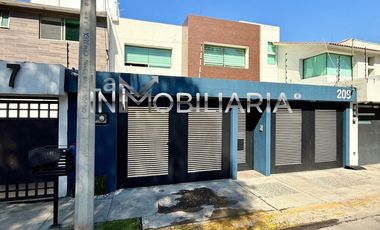 VENTA CASA ACTUALIZADA EN JARDINES DE BELLAVISTA