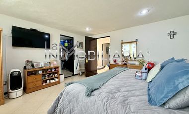 VENTA CASA ACTUALIZADA EN JARDINES DE BELLAVISTA