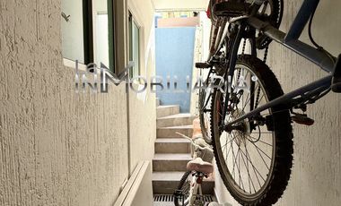 VENTA CASA ACTUALIZADA EN JARDINES DE BELLAVISTA