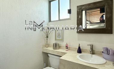 VENTA CASA ACTUALIZADA EN JARDINES DE BELLAVISTA