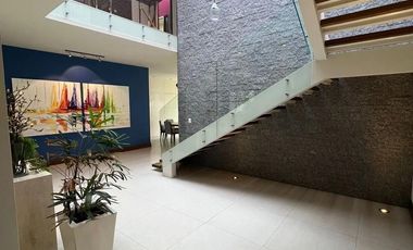 EXCLUSIVA CASA EN ALCAZAR ORIENTE